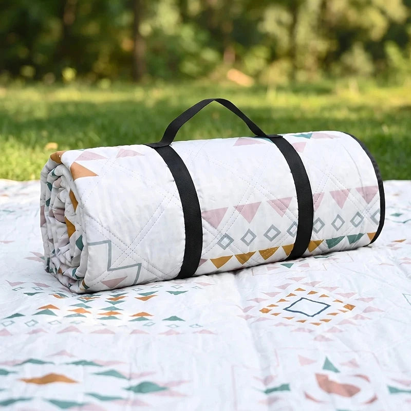 Large Outdoor Picnic Mat Waterproof Lawn Camping Blanket Moisture Proof Thickened Washable Ground Mat 200 × 200cm