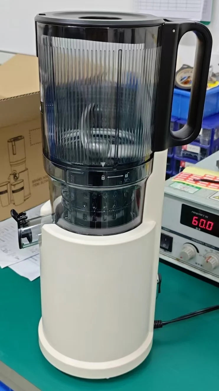 Stylish Spiral Slow Juicer Masticating Cold Press Juice Extractor Automatic Pulp Ejection Fruit Vegetable Juicer Black AU 38.4×34.4×19.8cm